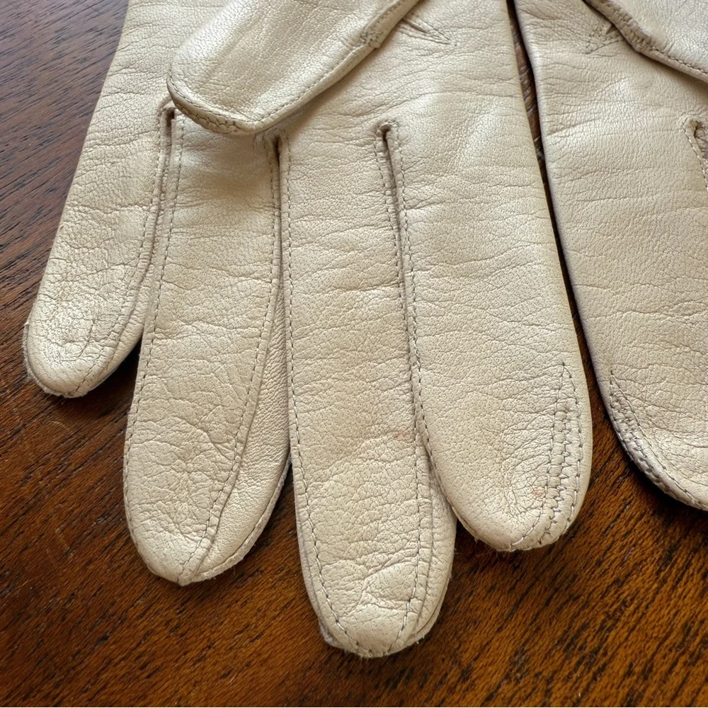 Vintage Cream Kid Leather Gloves LIKE NEW!